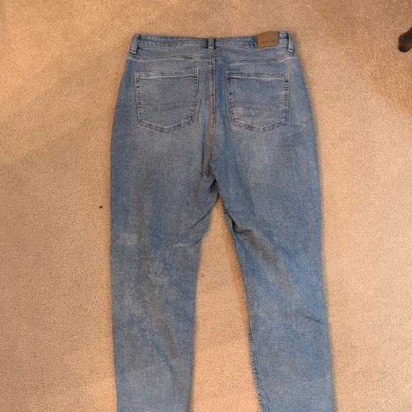 American Eagle Outfitters Light Blue Mom Jeans - Picture 5 of 6